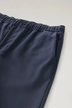 Pantaloni e pantaloncini><noscript><img width=