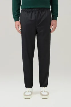 Pantaloni e pantaloncini>Woolrich Pantaloni In Flanella Di Lana Vergine Vitale Barberis Canonico Charcoal Melange