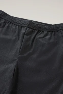 Pantaloni e pantaloncini><noscript><img width=
