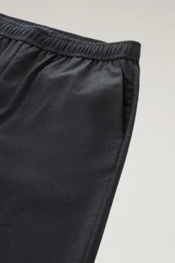 Pantaloni e pantaloncini><noscript><img width=