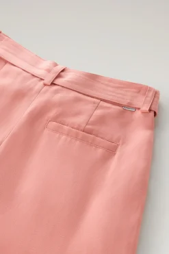 Pantaloni e pantaloncini><noscript><img width=