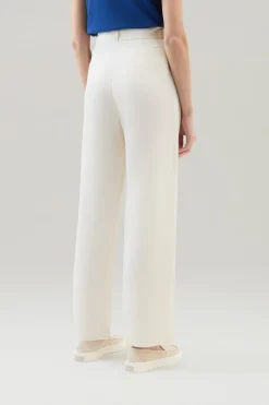 Pantaloni e pantaloncini><noscript><img width=