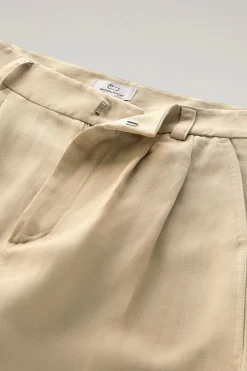 Pantaloni e pantaloncini><noscript><img width=