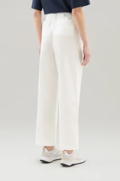 Pantaloni e pantaloncini><noscript><img width=