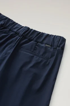 Pantaloni e pantaloncini><noscript><img width=