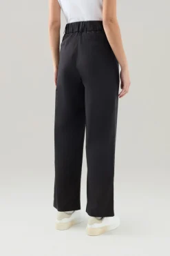 Pantaloni e pantaloncini><noscript><img width=