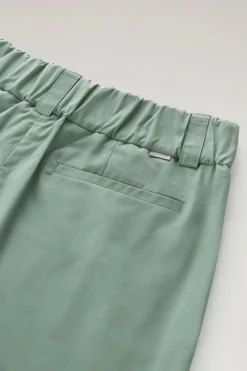 Pantaloni e pantaloncini><noscript><img width=