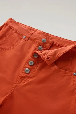 Pantaloni e pantaloncini><noscript><img width=