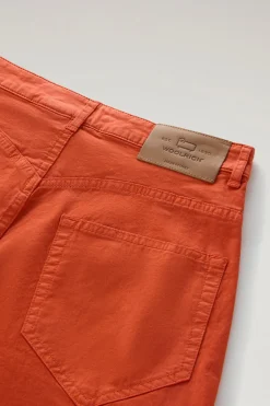 Pantaloni e pantaloncini><noscript><img width=