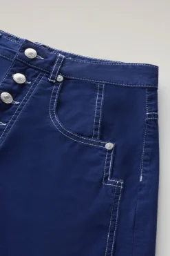 Pantaloni e pantaloncini><noscript><img width=