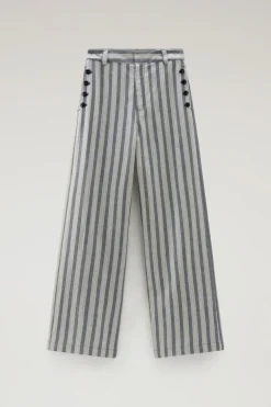 Pantaloni e pantaloncini><noscript><img width=