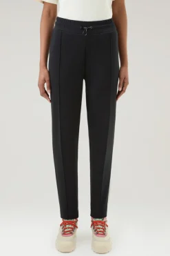 Pantaloni e pantaloncini>Woolrich Pantaloni Sportivi In Misto Cotone Elasticizzato Black