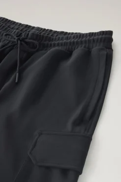 Pantaloni e pantaloncini><noscript><img width=