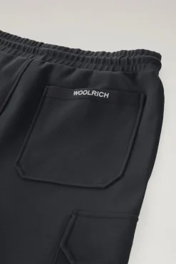 Pantaloni e pantaloncini><noscript><img width=
