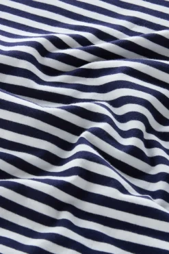T-shirt><noscript><img width=